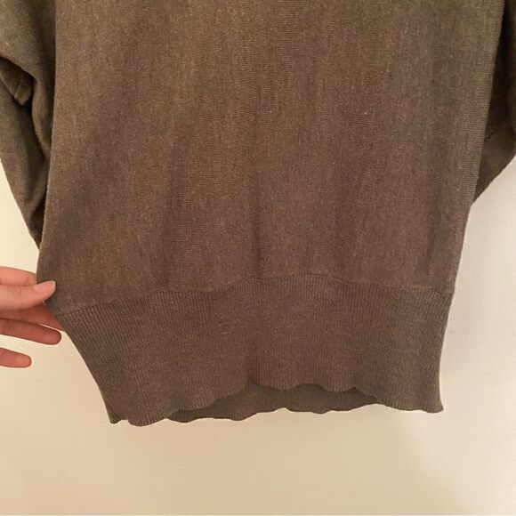 𝅺SUZY Shier Bat Sleeve Knit Tunic Shirt Sweater in Taupe • size XS - Picture 4 of 5